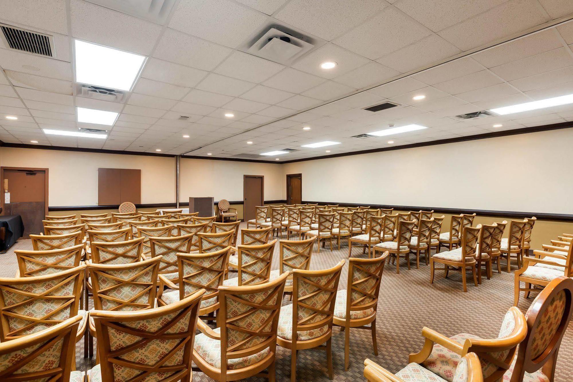 Rodeway Inn Duncanville Exterior photo